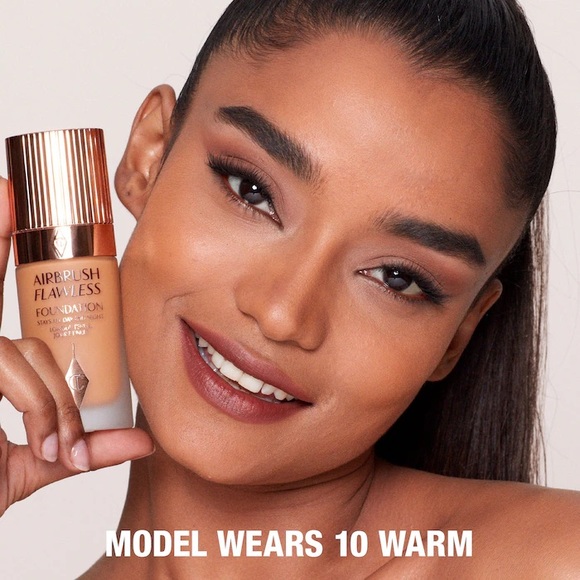 Charlotte Tilbury Airbrush Flawless Longwear Foundation in 10 Warm - Picture 5 of 5